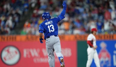 Muncy's two-run homer powers Dodgers past Phillies
