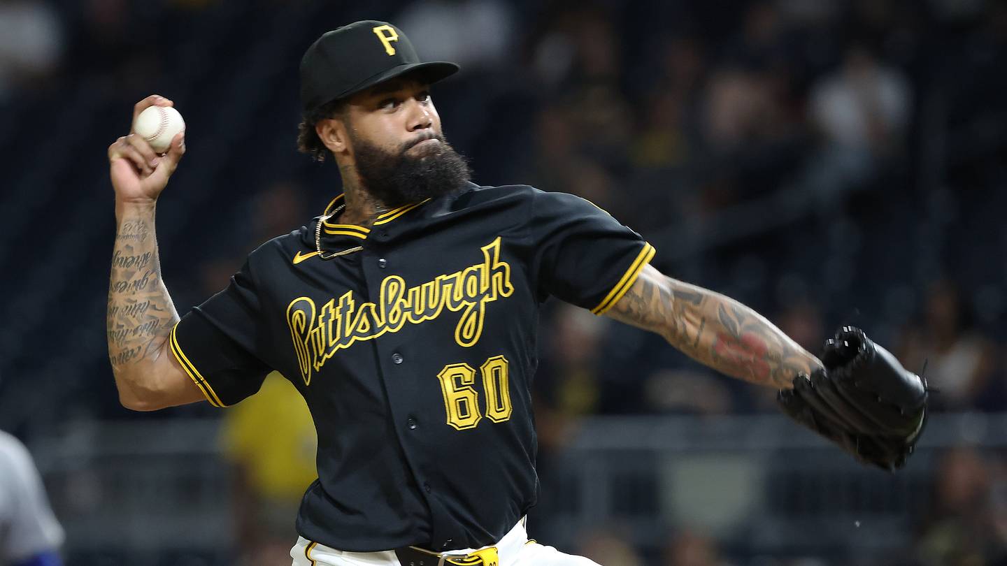 Diamondbacks Sign Former Pirates Reliever