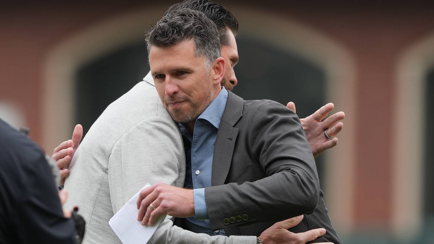 Buster Posey, Giants Teammates Take Center Stage in Wall of Fame Induction