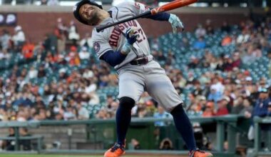 Astros' Jose Altuve leaves game at the Giants after taking a pitch to his left foot