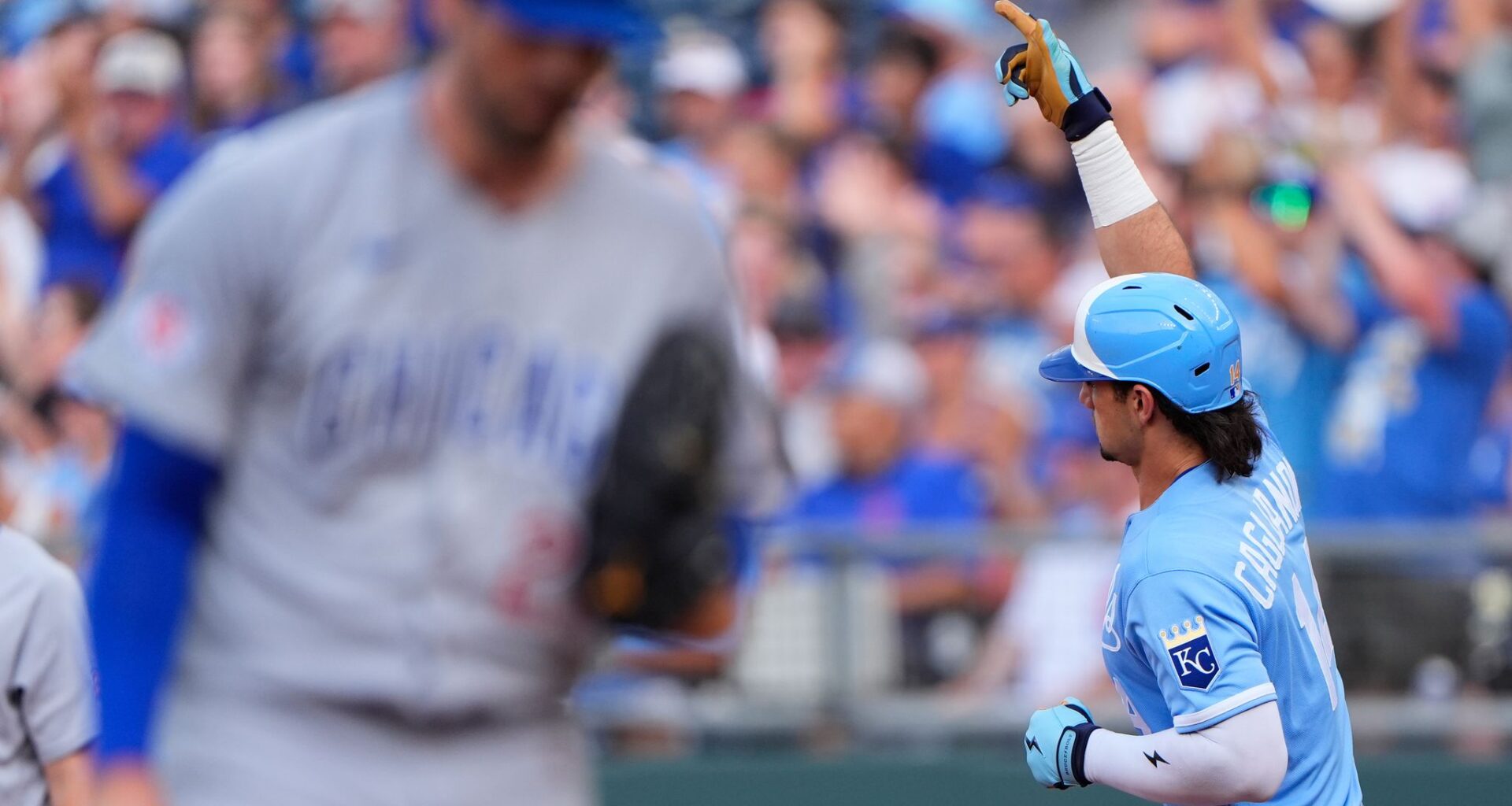 Jac Caglianone powers the Royals past Chicago 6-3 as Clay Holmes makes a shaky debut for the Cubs