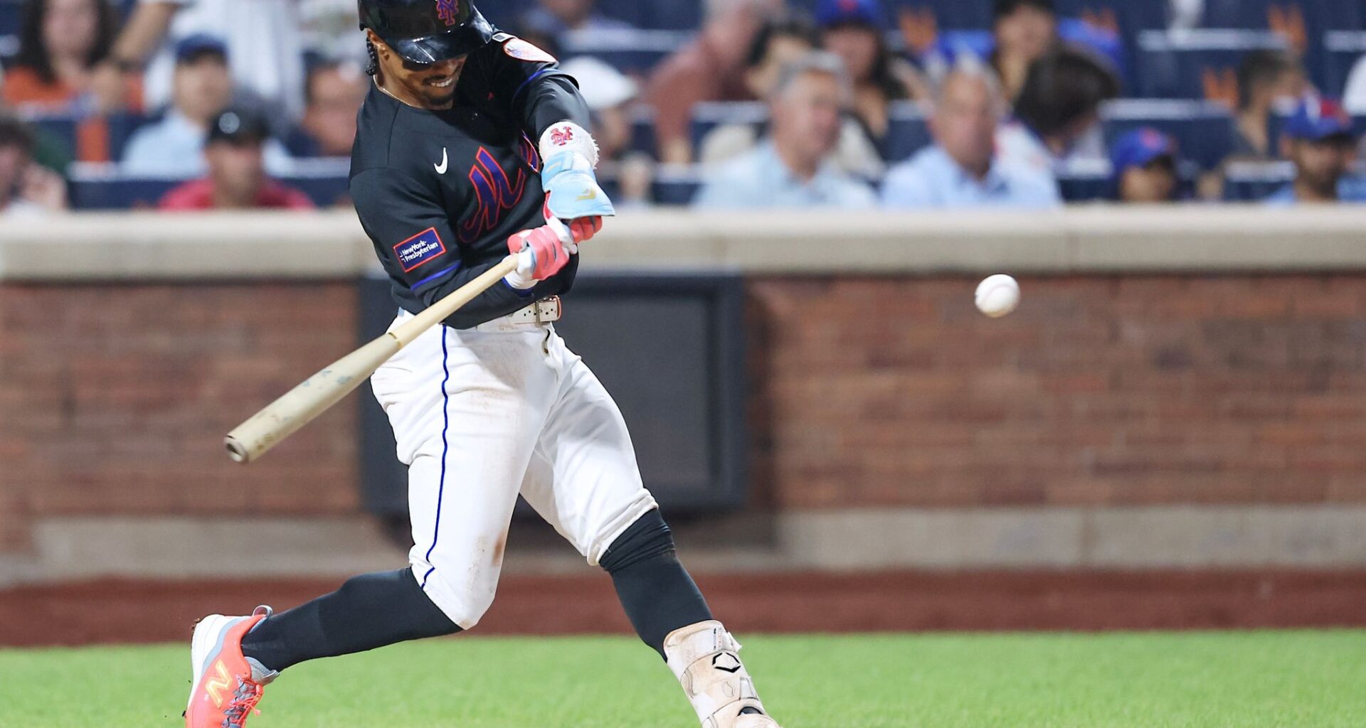 Francisco Lindor and Jared Young homer to lead Mets past Nationals 4-1
