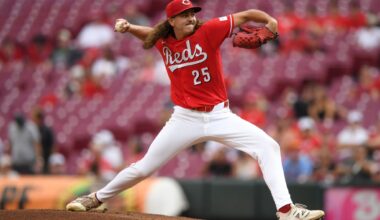 De La Cruz's 1st career walk-off hit in 10th gives Reds 6-5 win over Cardinals to split doubleheader
