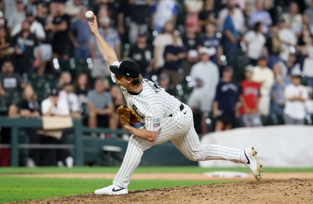 Chicago White Sox relief pitcher Grant Taylor (31) delivers to the Texas Rangers in the ninth inning of a game at Rate Field in Chicago on Aug. 25, 2026. (Chris Sweda/Chicago Tribune)