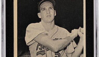 Baseball cards of postseason heroes Brooks Robinson, Tom Seaver, Albert Pujols headline Huggins & Scott Summer Auction