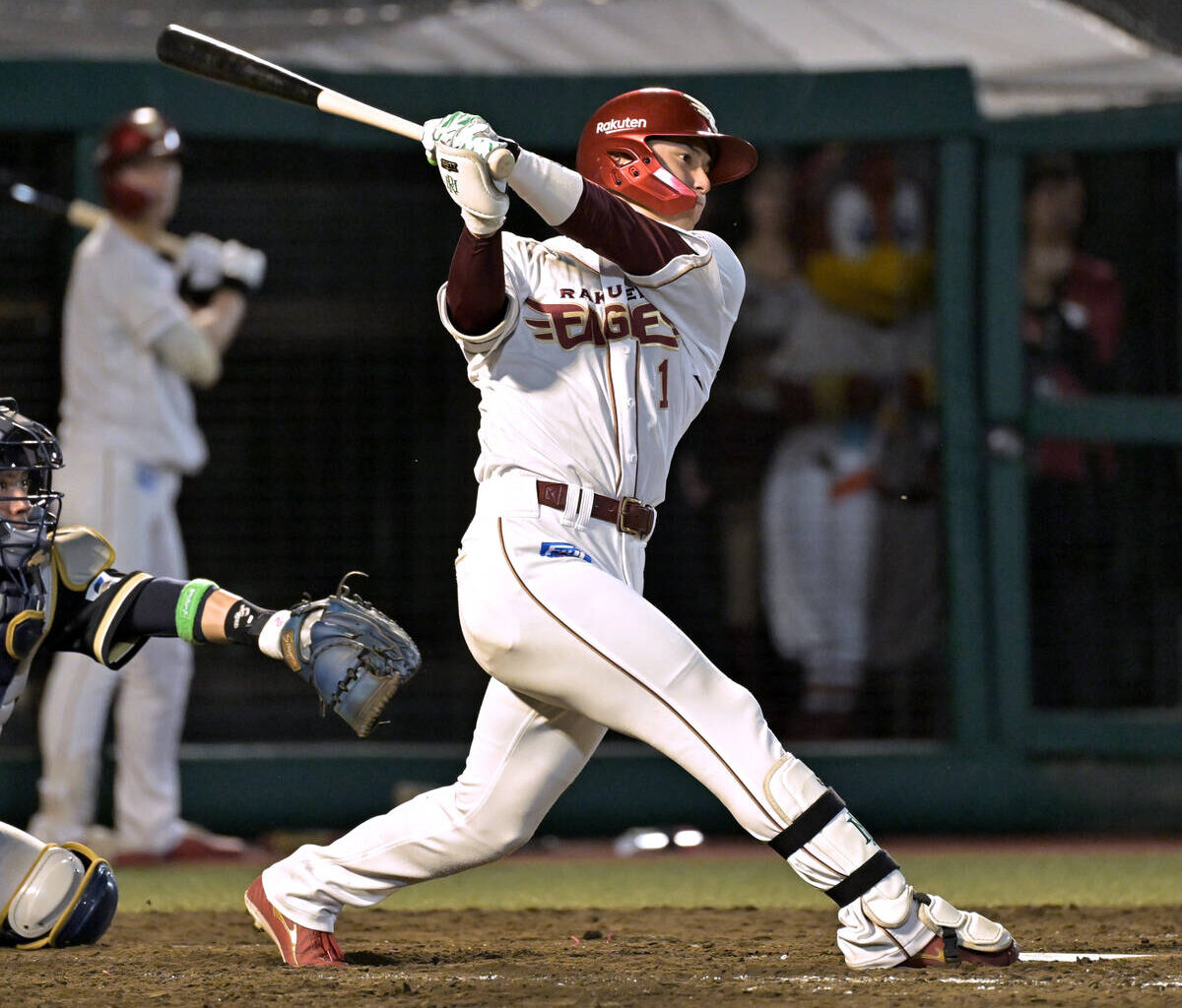 In the fifth inning with two outs, Rui Muneyama hit a solo Home Run over the right field fence (Photo by Aki Takematsu)