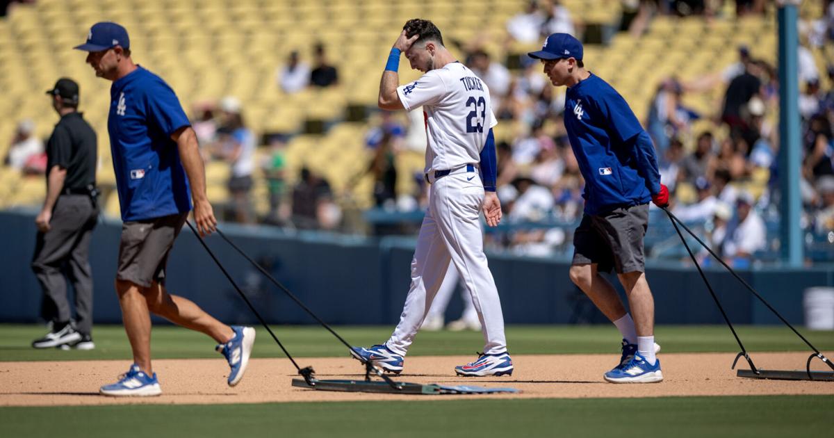 Dave Roberts decries Dodgers' inability to play 'clean baseball' after latest costly loss to Brewers | Sports
