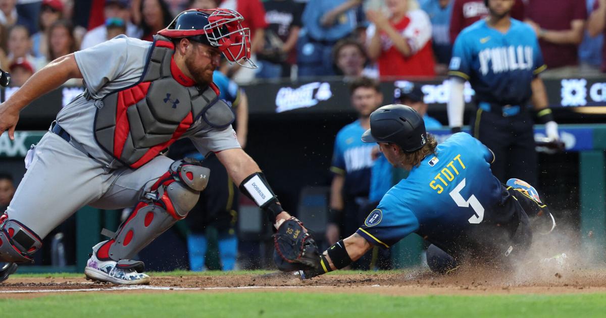 Cardinals lose more than a nail-biter to Phillies. Could be without starter Hunter Dobbins. - STLtoday.com