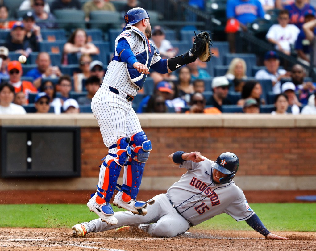Mets bullpen, defense falls short in loss to Astros to drop series