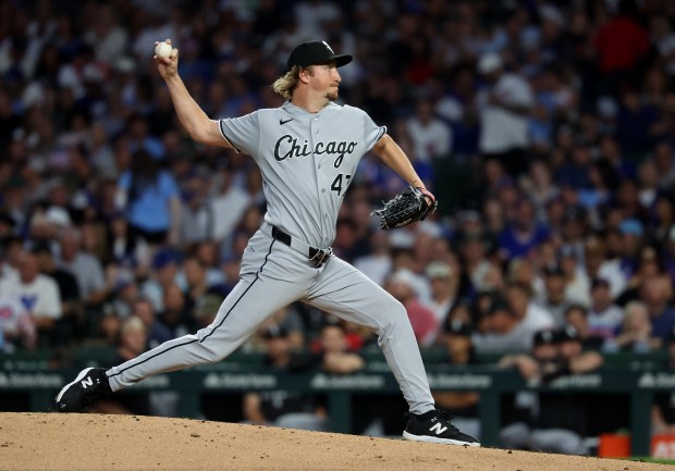 Chicago White Sox pitcher Erick Fedde delivers to the Chicago Cubs in the second inning of a game at Wrigley Field in Chicago on Aug. 18, 2026. (Chris Sweda/Chicago Tribune)