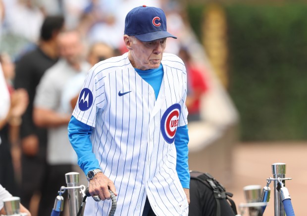 Randy Hundley is introduced for the Chicago Cubs 150th anniversary team ceremony before a Cubs-Reds game at Wrigley Field on Aug. 29, 2026, in Chicago. (John J. Kim/Chicago Tribune)