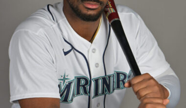Mariners To Promote Lazaro Montes