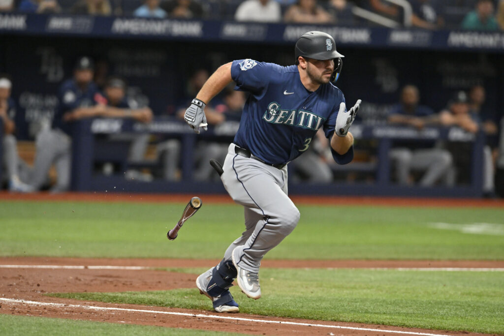 Giants Claim Buddy Kennedy From Mariners