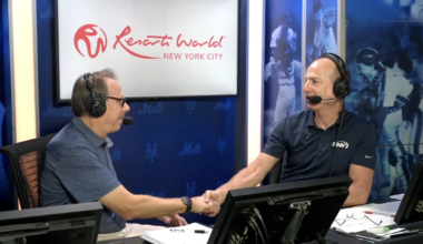 Howie Rose, Gary Cohen share touching moment in SNY booth
