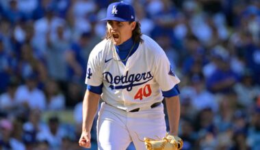 Padres sign Dodgers World Series champion pitcher in late season move