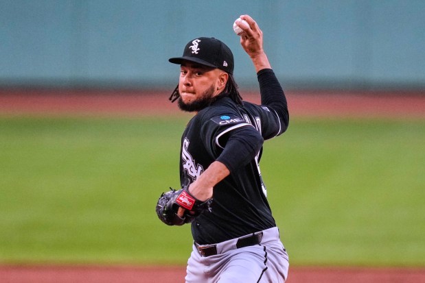 Chicago White Sox starting pitcher Luis Castillo delivers during the first inning of a game against the Boston Red Sox, Thursday, Aug. 6, 2026, in Boston. (AP Photo/Charles Krupa)
