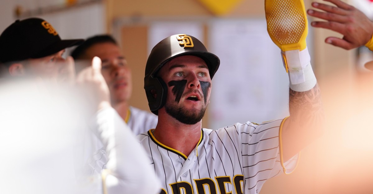 Padres cling to final playoff spot