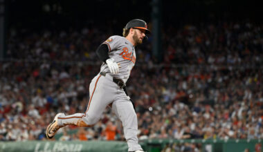Mariners To Acquire Taylor Ward
