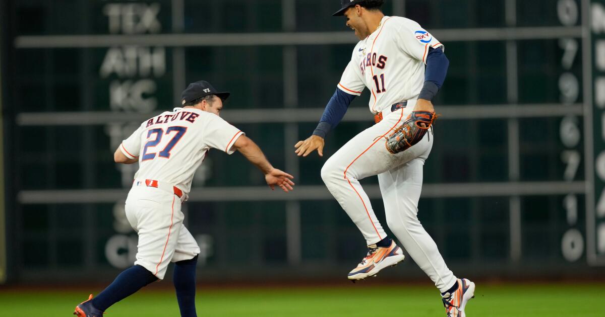 Angels' offense struggles in loss to Astros