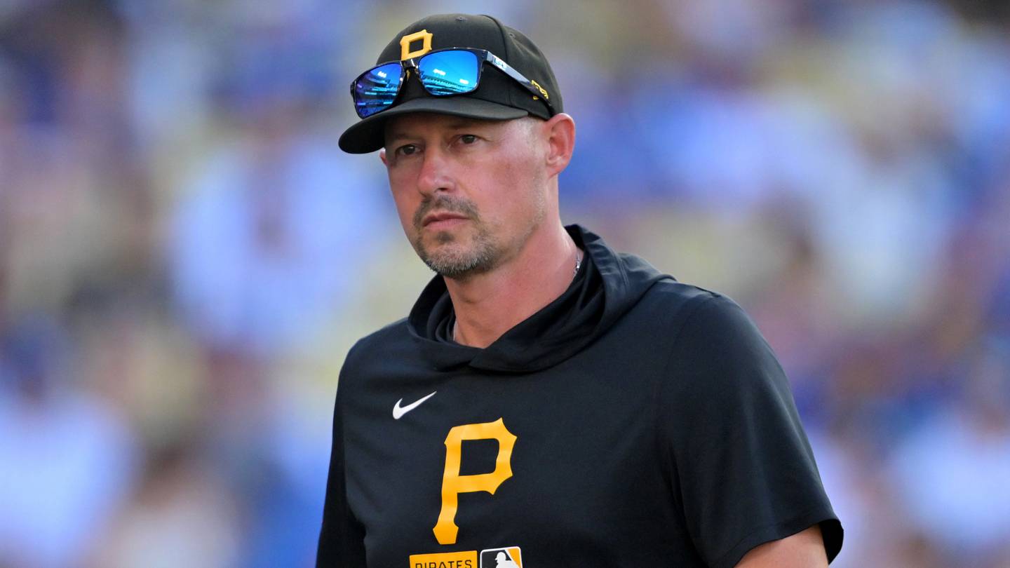 What Pirates' Don Kelly Must Do to Keep Job