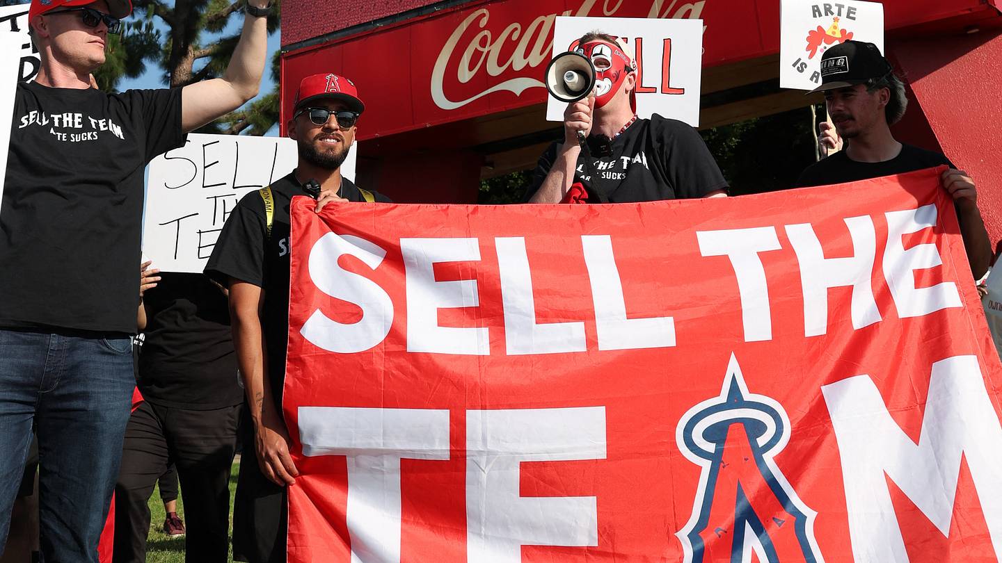 Angels' Arte Moreno Got Tired of 'Sell the Team' Chants: Report