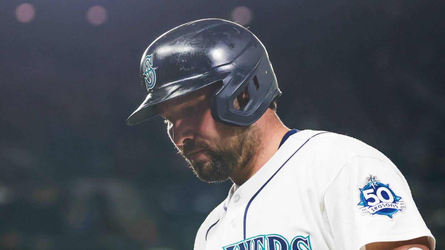 Seattle Mariners catcher Cal Raleigh