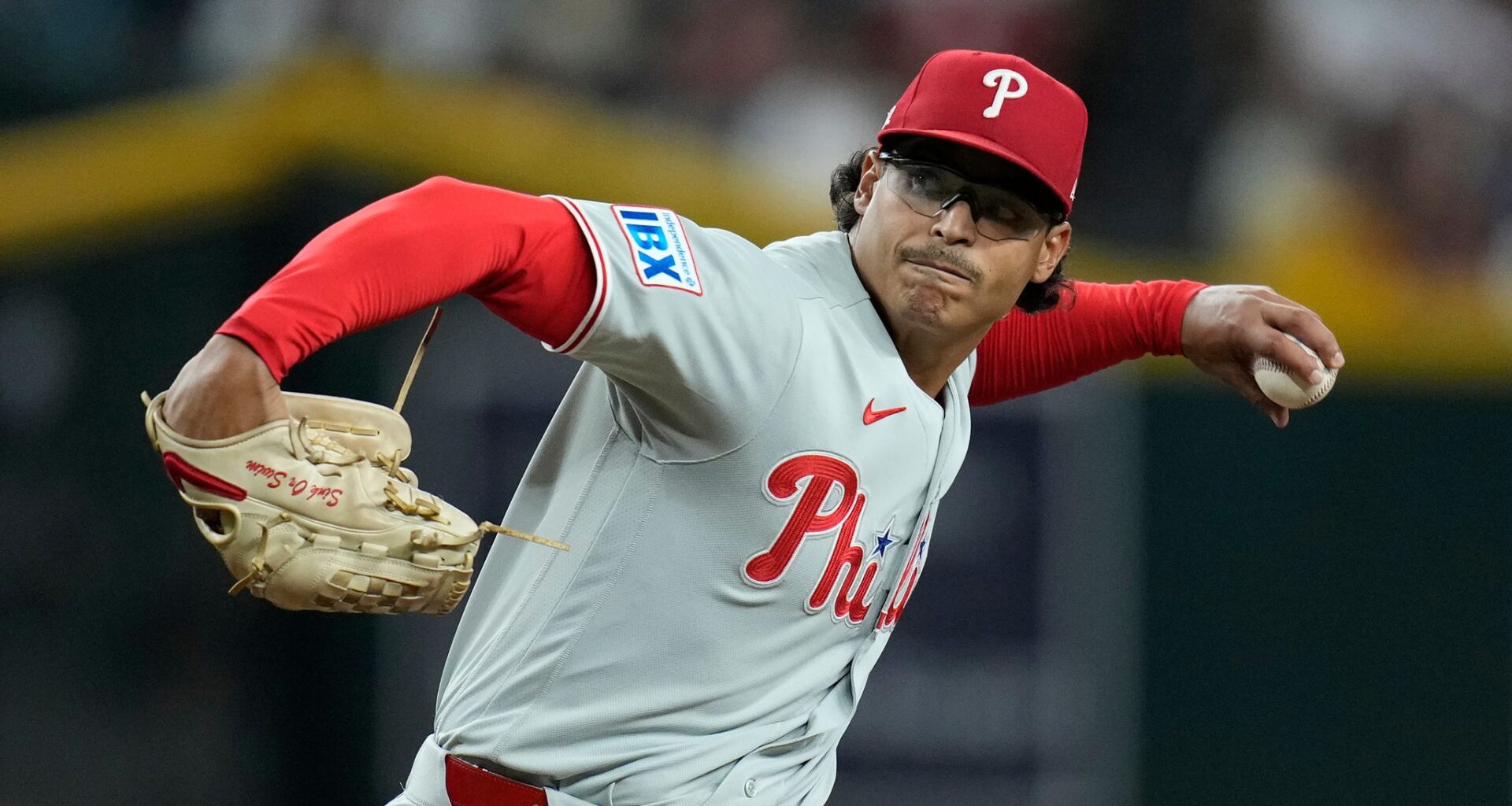 Bryce Harper reaches base 5 times, Phillies beat the Diamondbacks 7-1 for 6th straight win