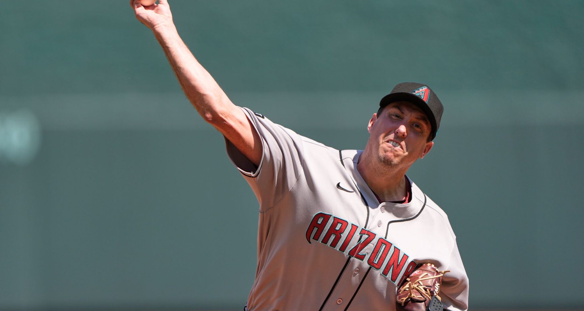 Scoreless through 9 innings, Arizona plates 5 in the 10th, holds on to beat Kansas City 5-4