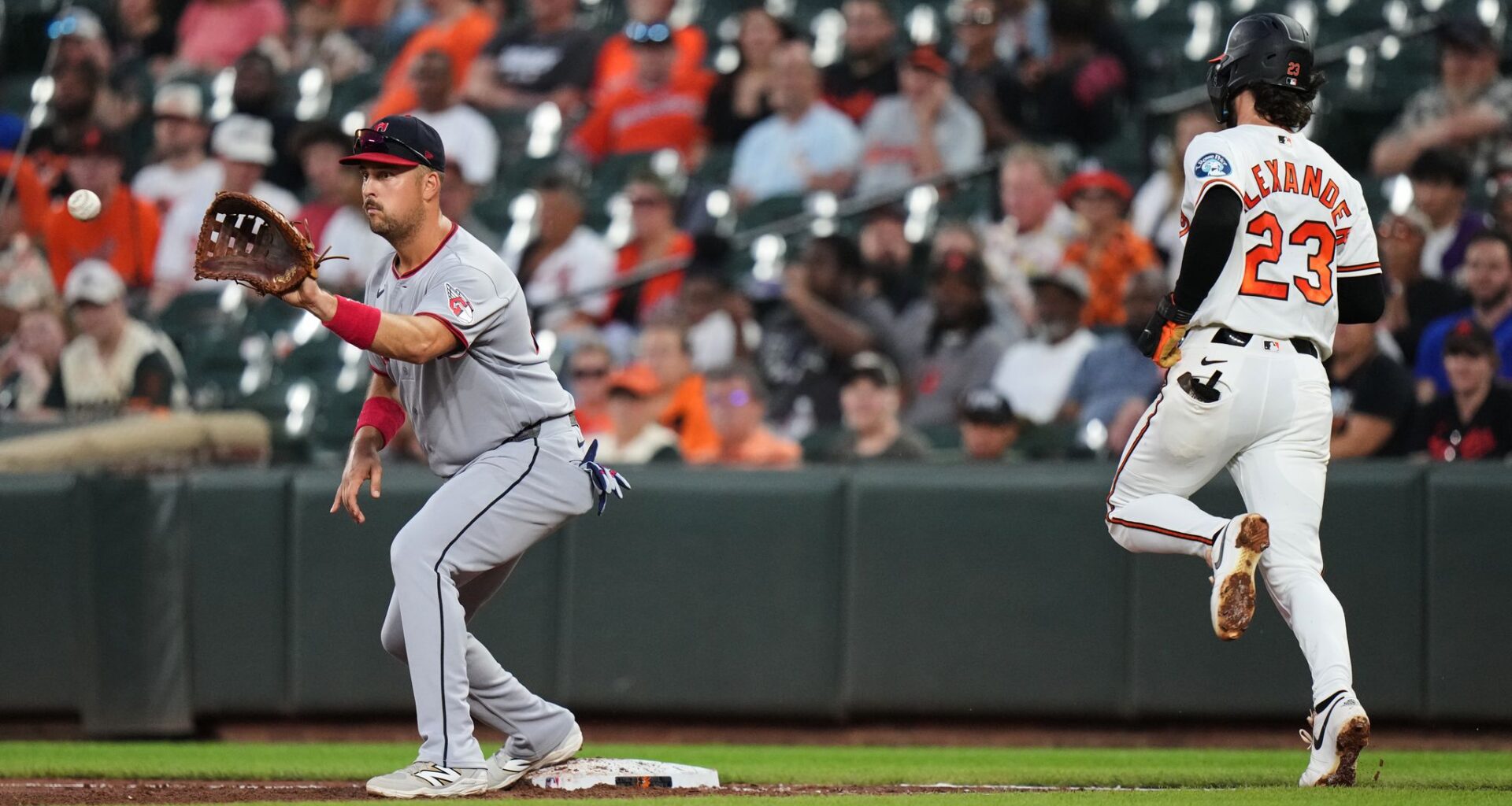Orioles put Alexander on injured list; hope Henderson avoids similar fate