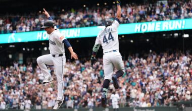 DeGrom retires first 15 batters, Rodríguez hits 3-run homer off bullpen as Mariners beat Texas 4-3