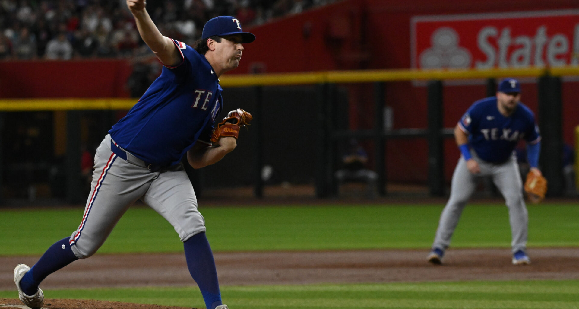 Seager homers, Rangers beat Diamondbacks 7-6 for first road series win in 2 months