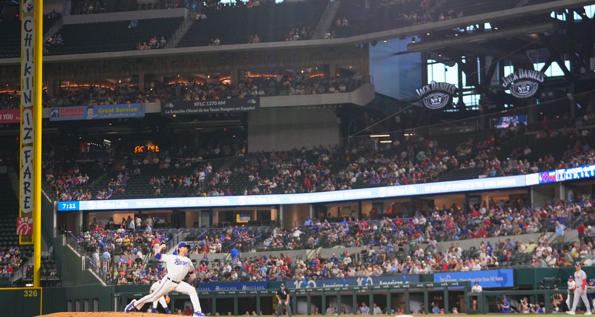 Jacob deGrom wanted to stay and is helping keep the Texas Rangers in the playoff chase