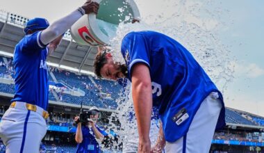 Pasquantino and Perez homer as Royals win 6-1 to knock Blue Jays out of playoff position | National Sports