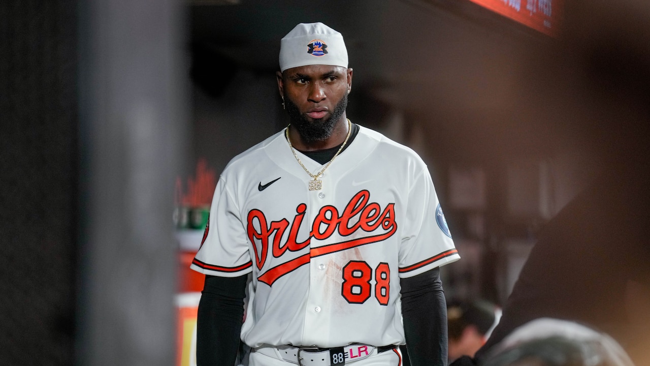 Luis Robert Jr., new Orioles outfielder, hits injured list