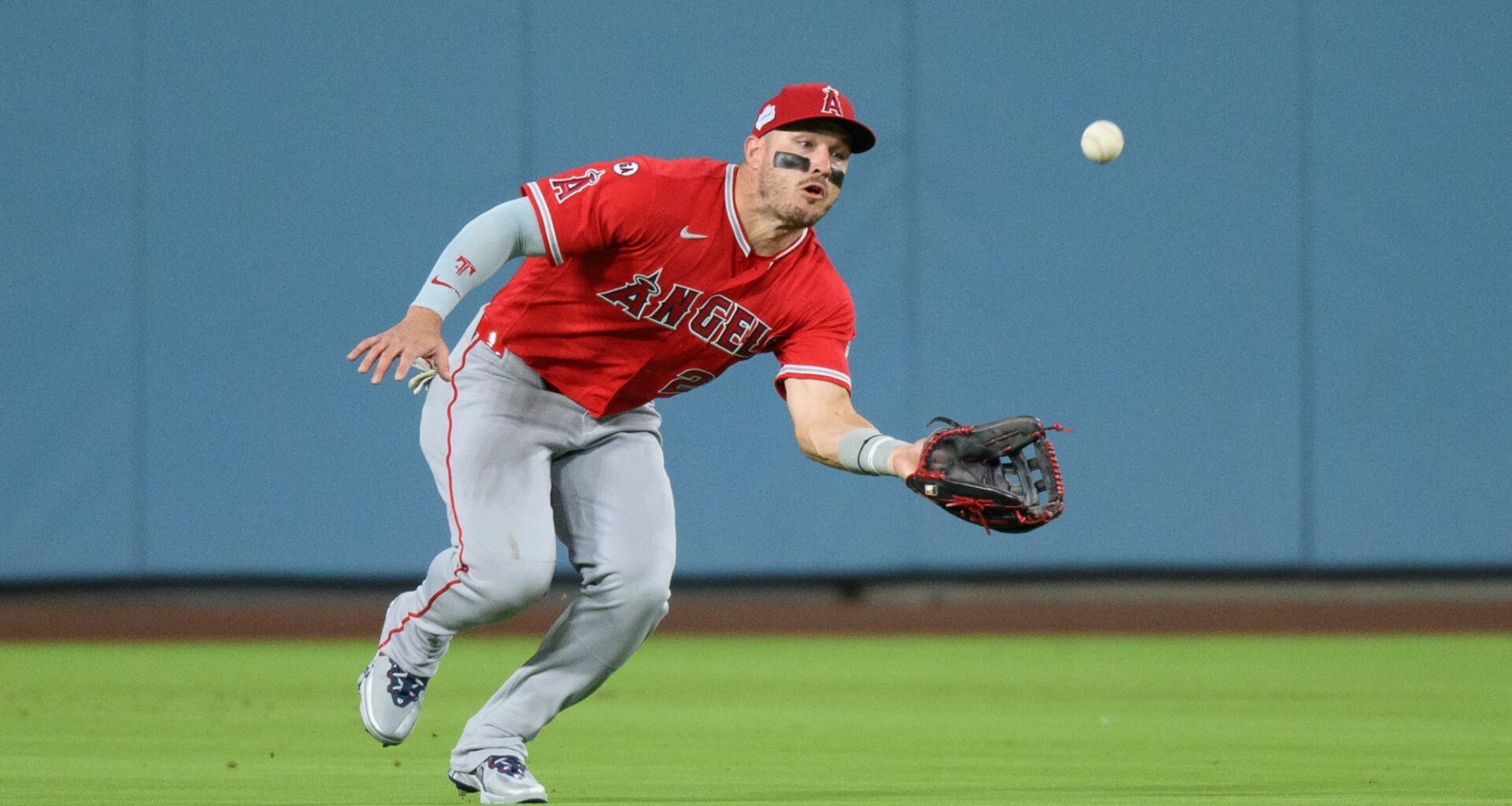 Angels’ Mike Trout still trying to improve center field defense – Daily Breeze