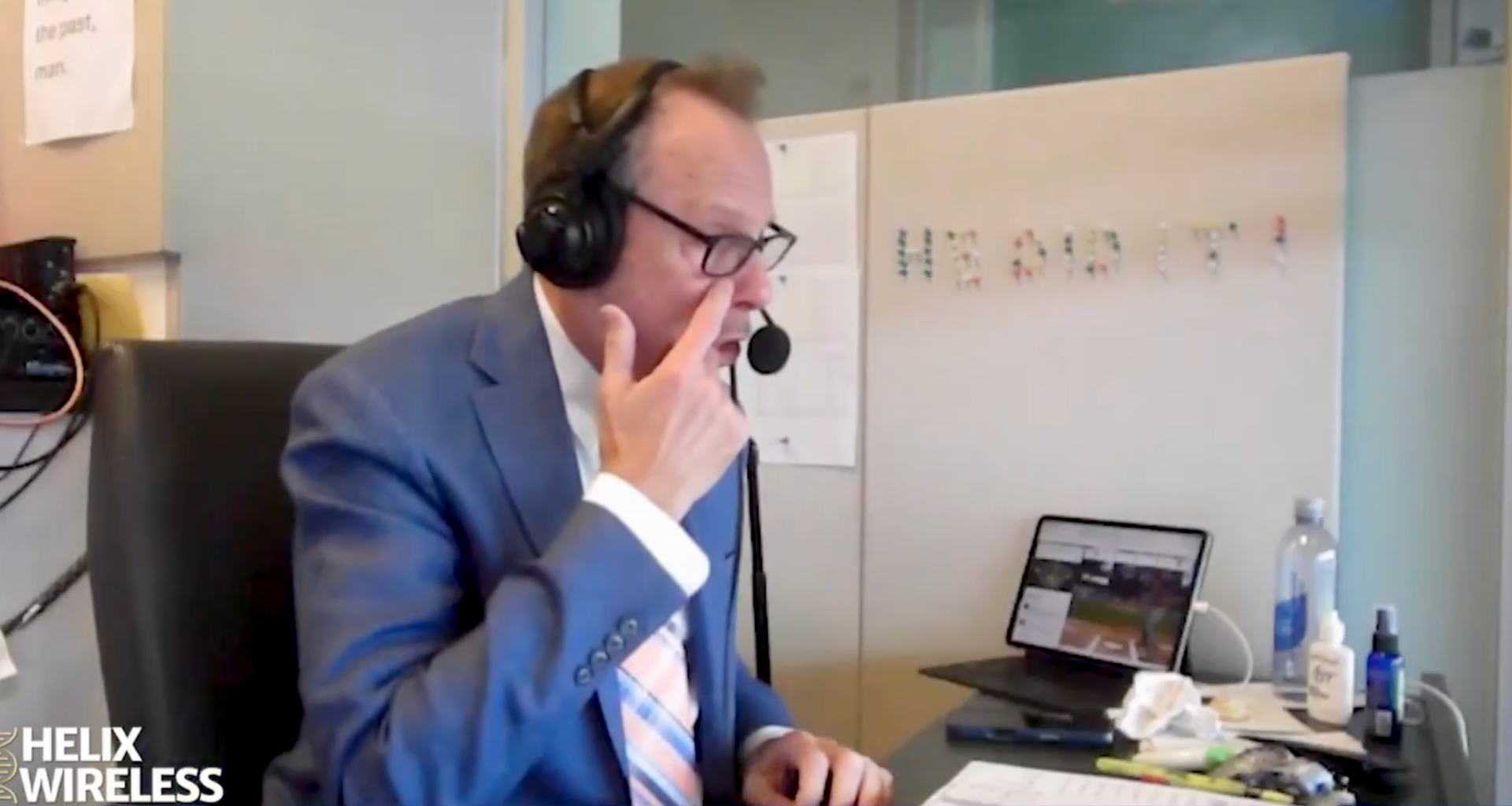 Howie Rose tears up in emotional final broadcast