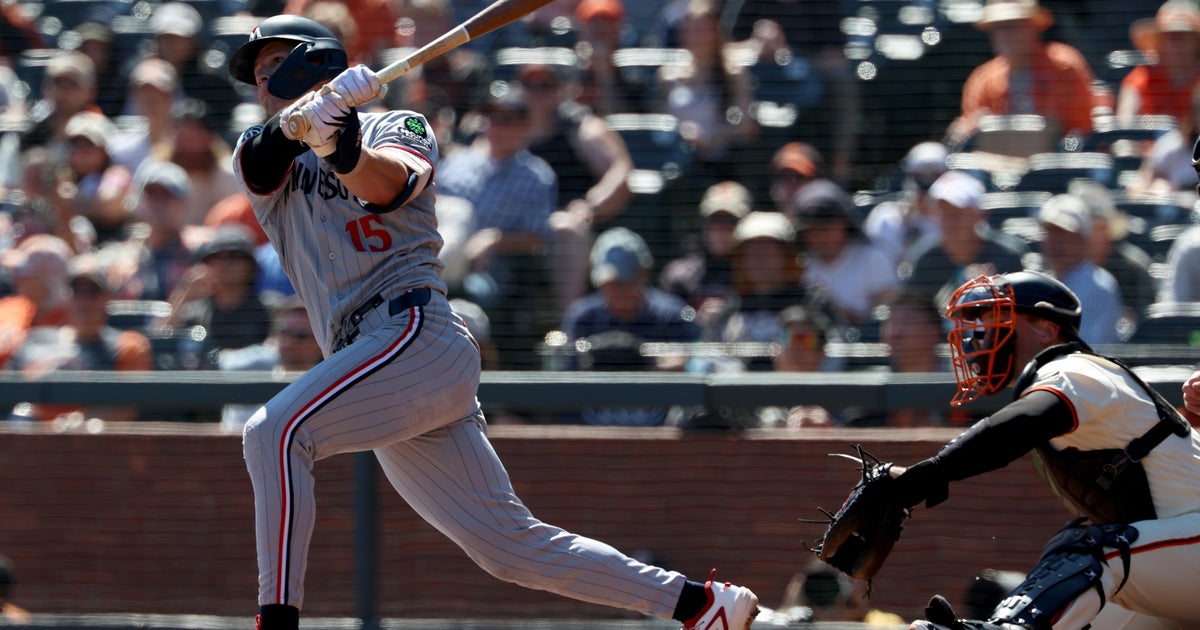 Walker Jenkins' pinch-hit RBI single in the 7th keys Twins' 4-2 victory over Giants