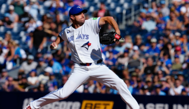 Max Scherzer strikes out 7 in 225th career win as Blue Jays beat Reds 5-1 in season finale