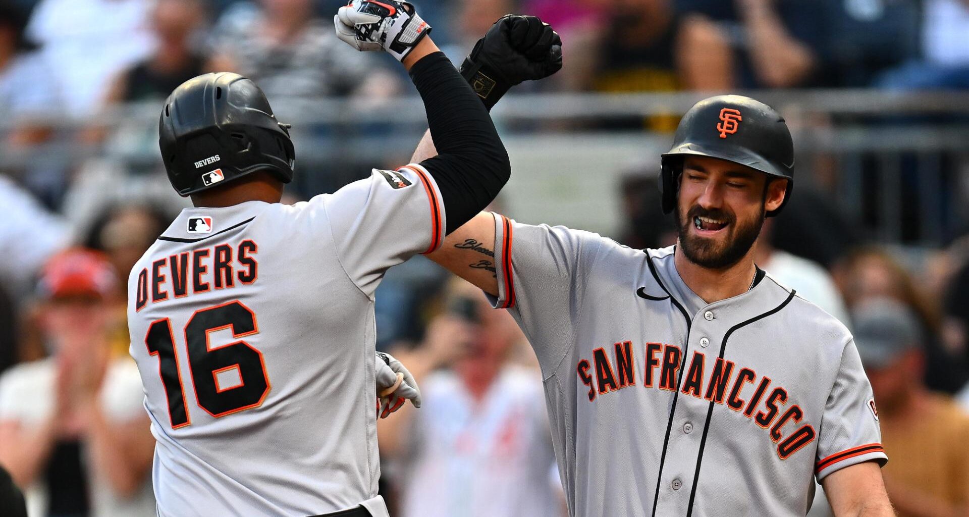 Rafael Devers hits 32nd homer, extends hit streak to 10 games as Giants beat Pirates 5-4 in 10