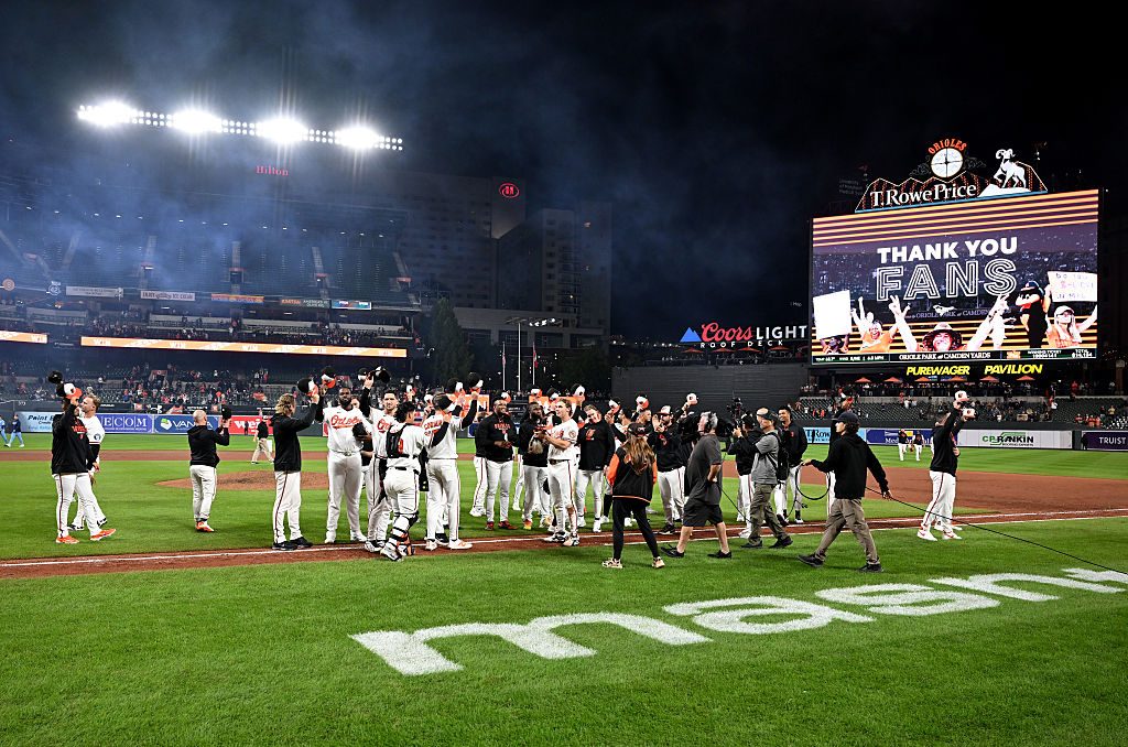 Orioles sweep doubleheader against Blue Jays to stave off elimination — for now