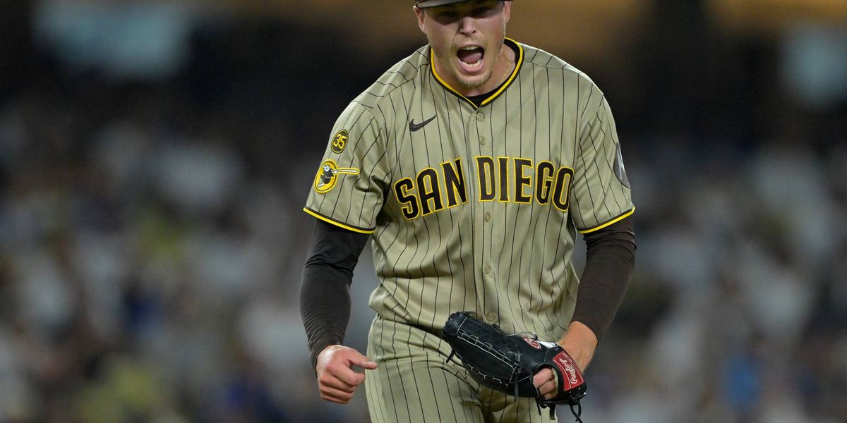 Padres punch their ticket to the postseason!