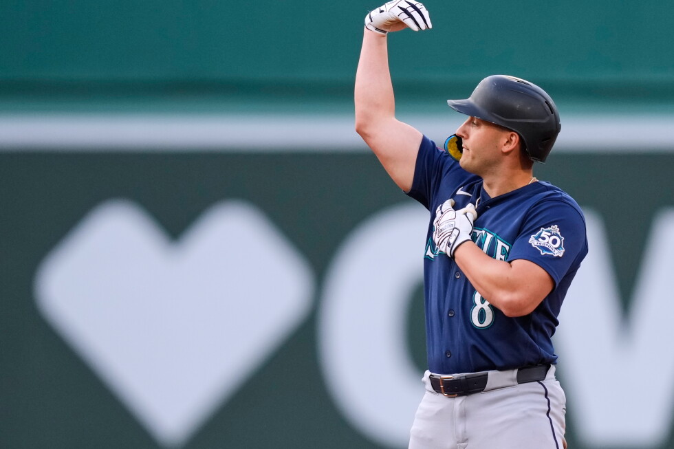 Mariners roll past Red Sox 8-3, taking 2 of 3 in series