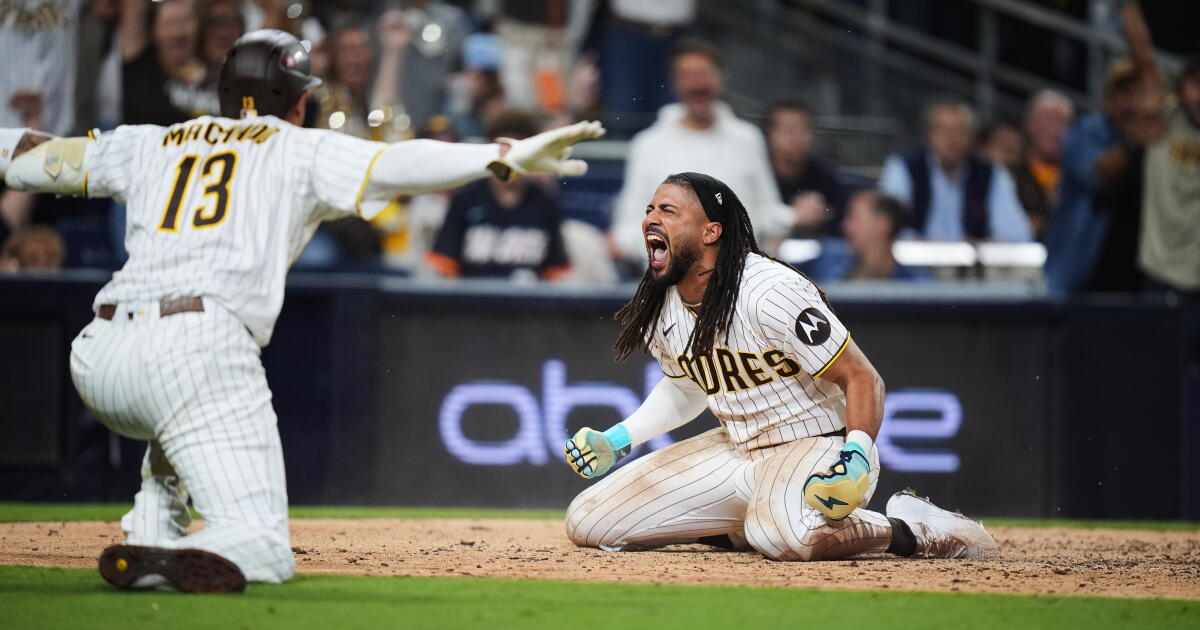 NL wild-card roundup: Padres rout Cubs; Braves rally past Phillies
