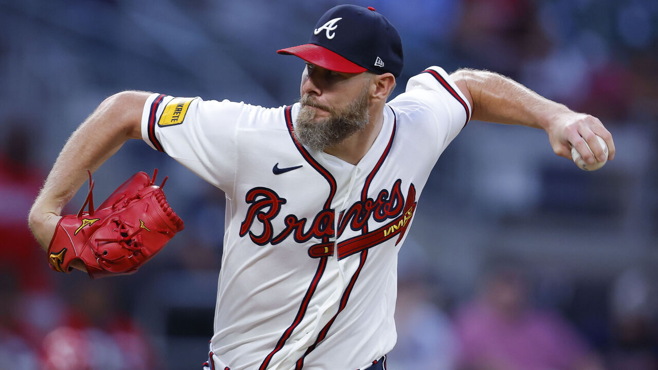 Sale reaches 200 strikeouts, Braves walk off Reds