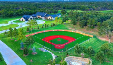 MLB player's Oklahoma home with ball diamond drops to $8.95M