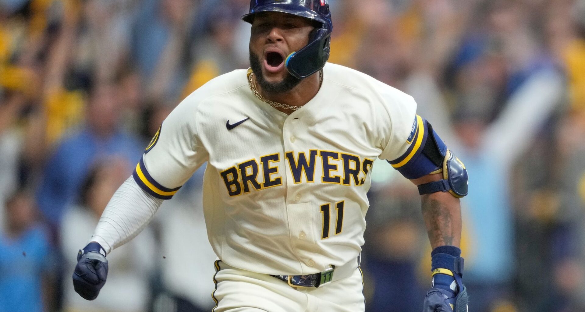 Chourio's 2-run single with 2 outs in 9th off Miller lifts Brewers over Padres 4-3 for 2-0 NLDS lead