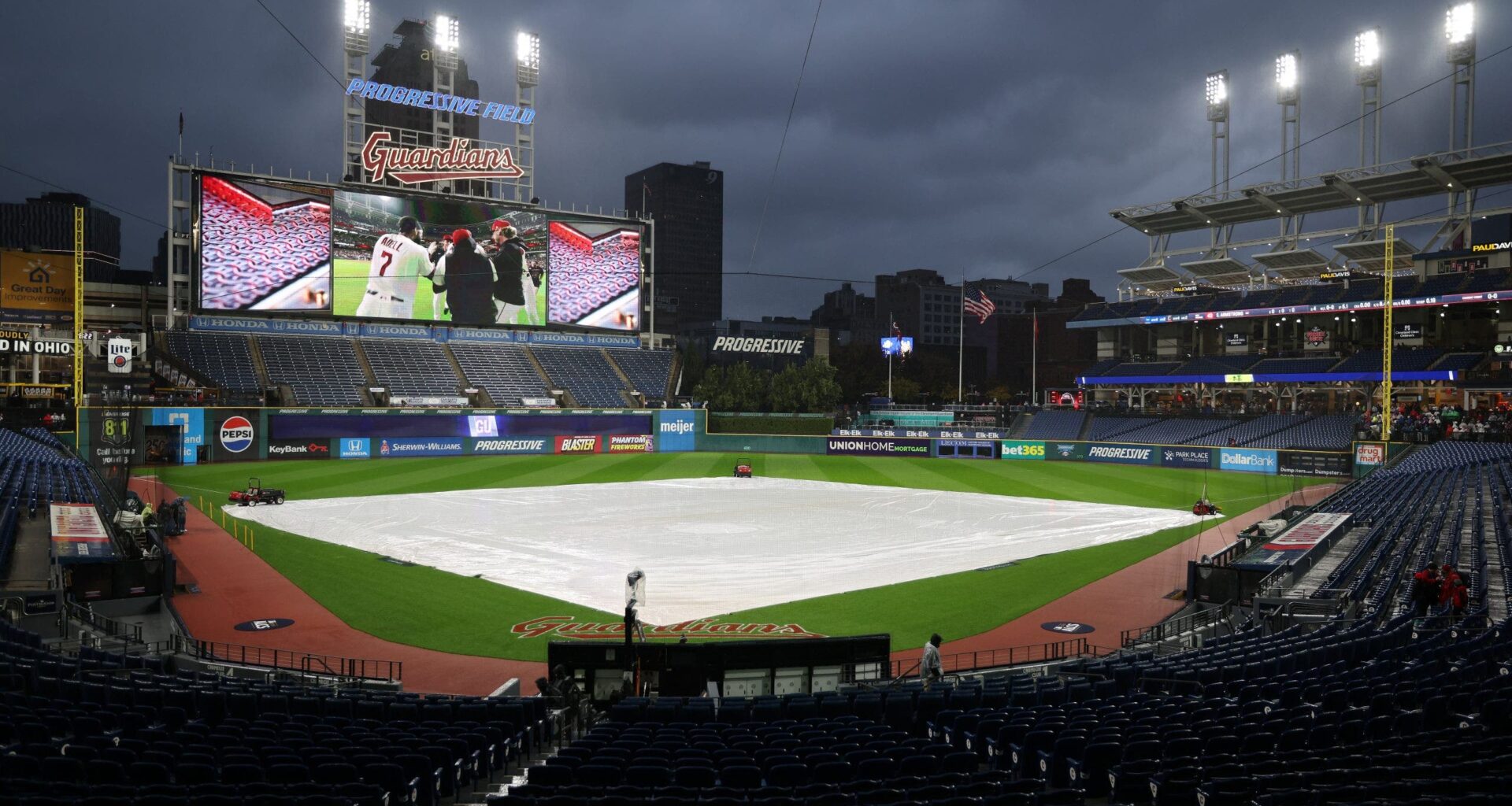 Rain forces MLB to postpone Guardians-Rays ALCS Game 4 in Cleveland