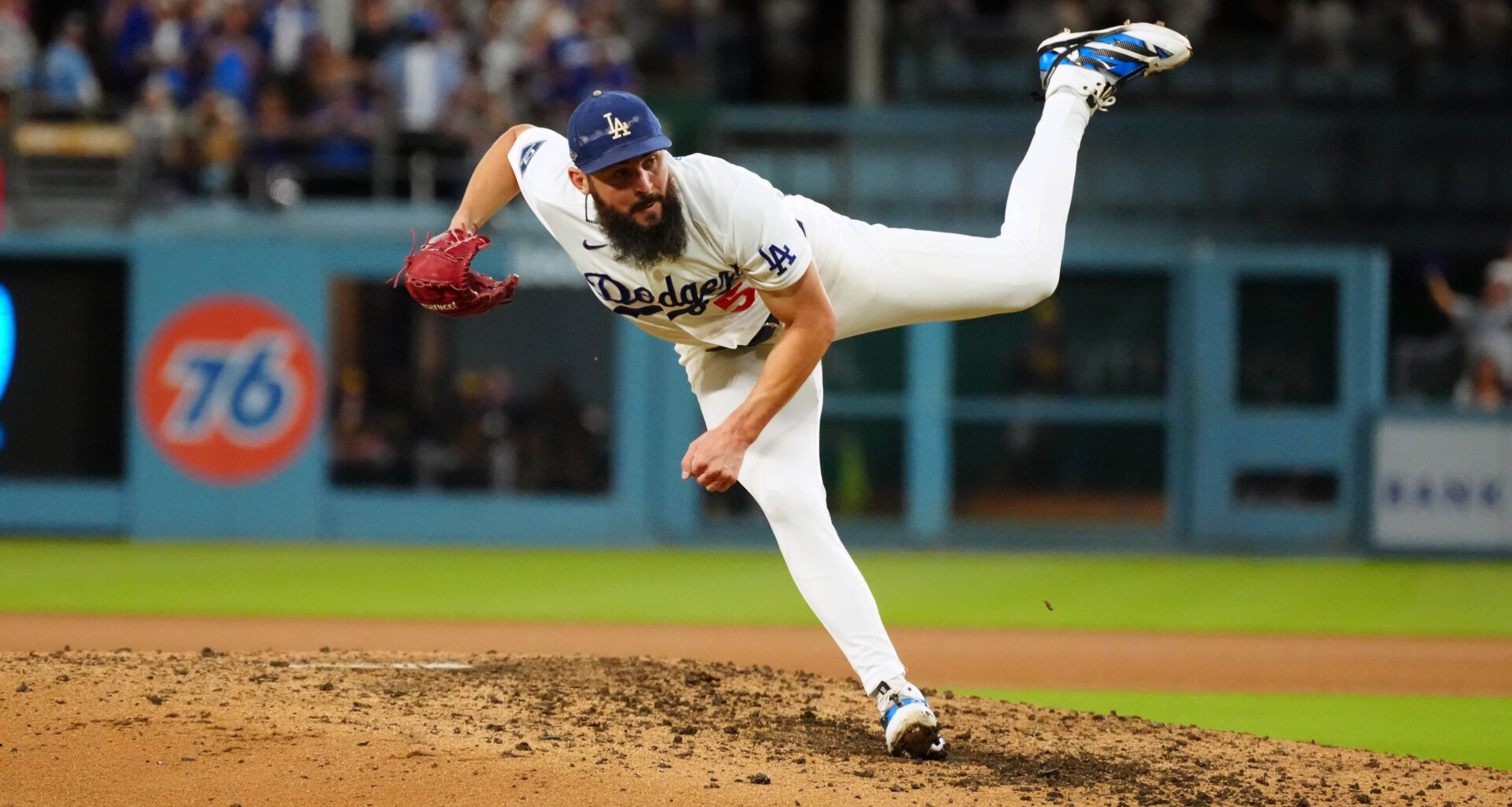 Dodgers' Free Agent Sends Heartfelt Message to Fans