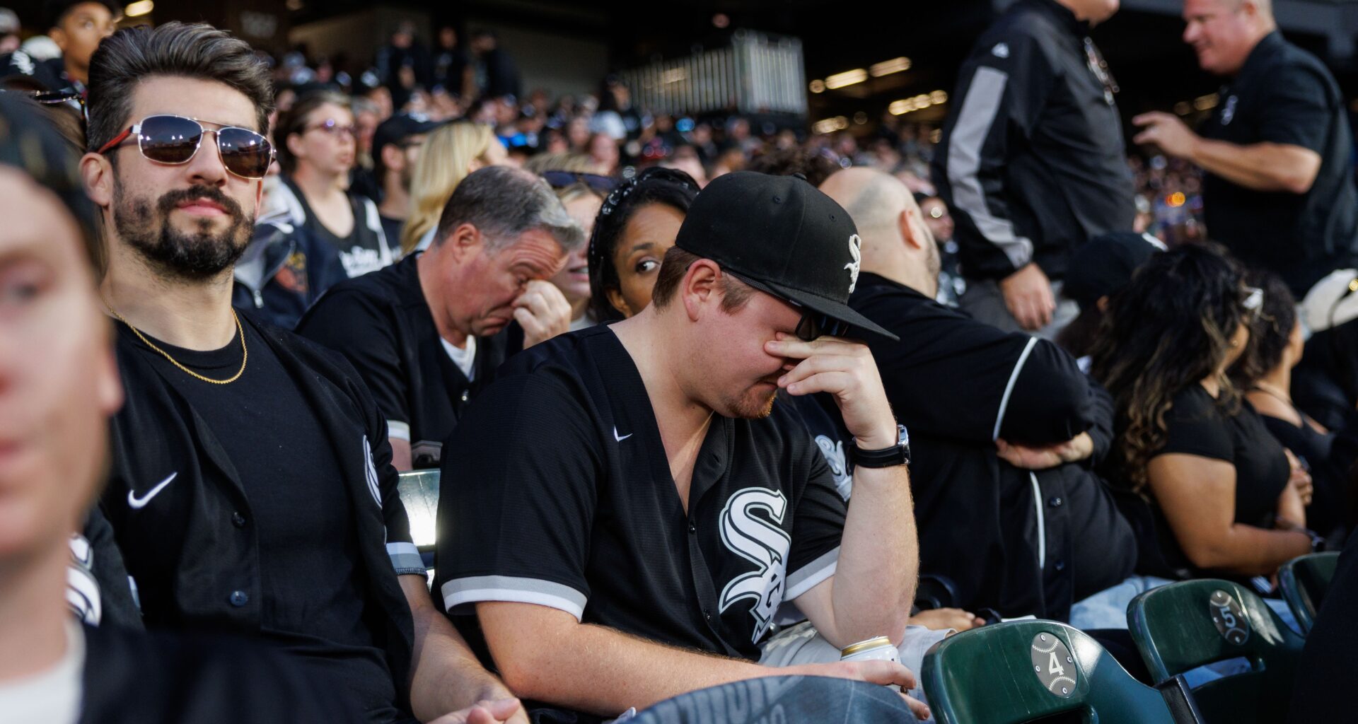 Column: Chicago White Sox fans bring smoke, but Game 3 fizzles