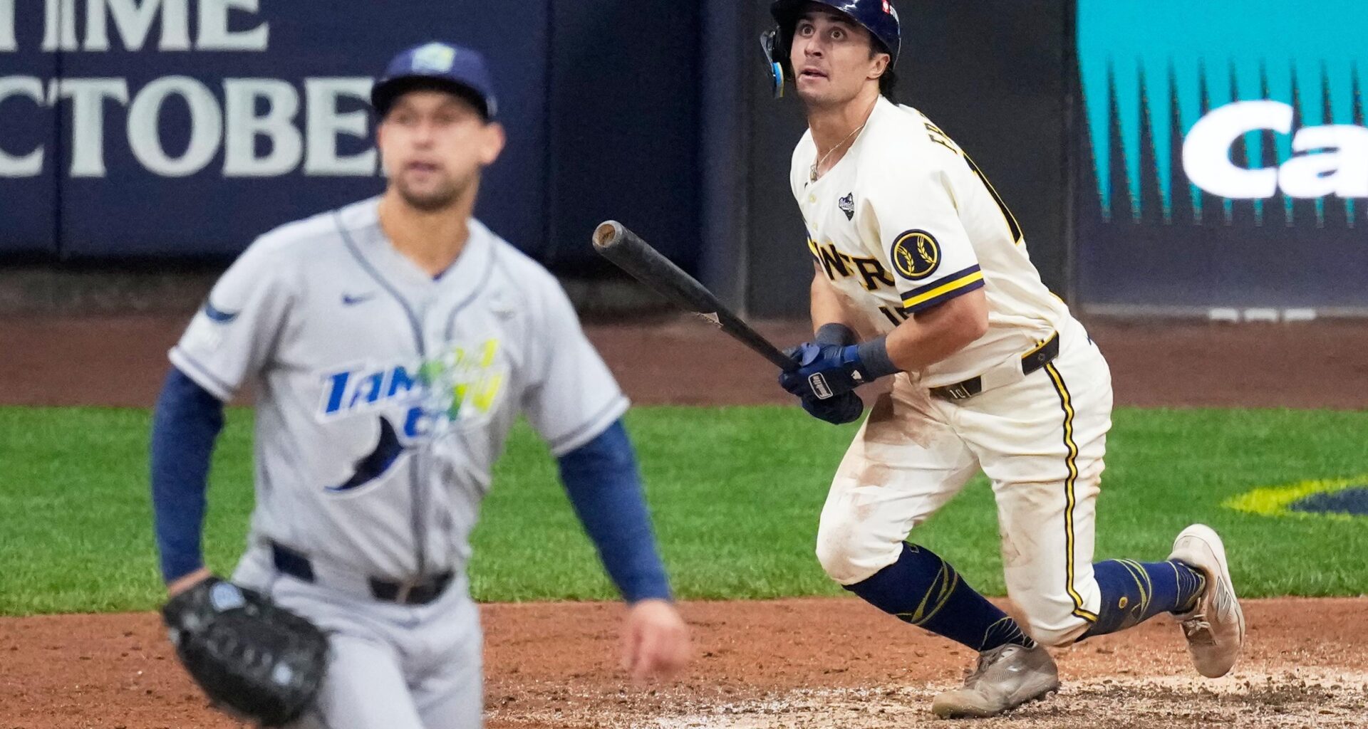 World Series: Milwaukee Brewers win 5-4, take 2-0 series lead